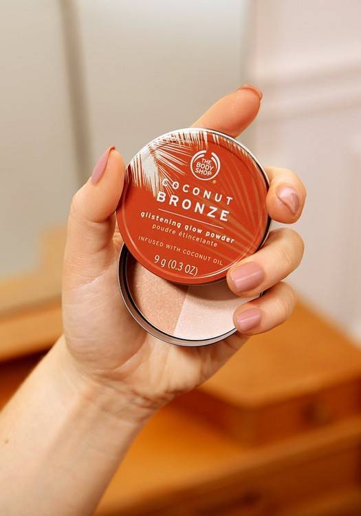 The Body Shop Coconut Bronze Glistening Glow Powder 9g - Image 3